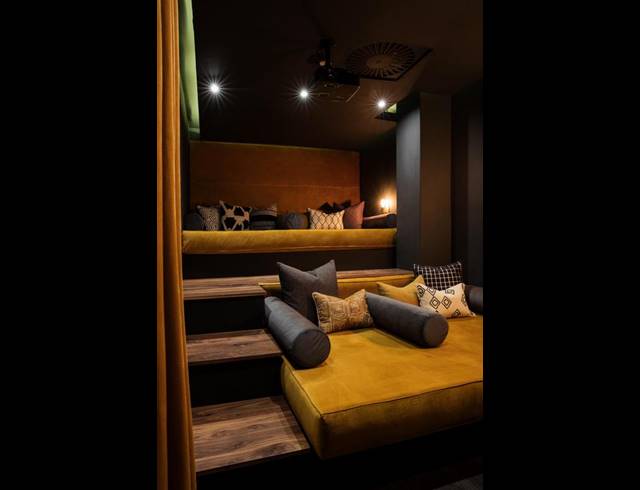 2 BEDROOM APARTMENT FOR SALE IN SANDOWN